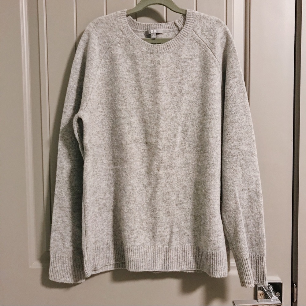 UNIQLO grey wool sweater
